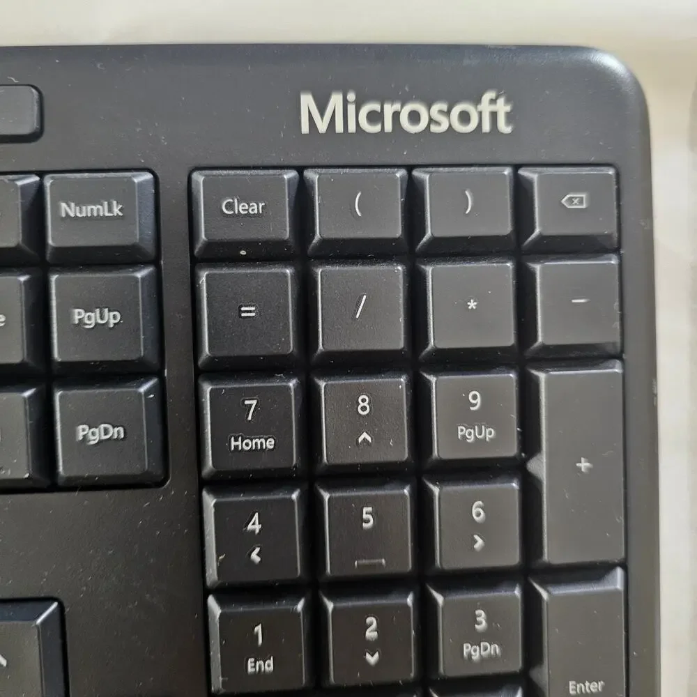 Microsoft Model 1878 Ergonomic Wired USB Keyboard Black TESTED